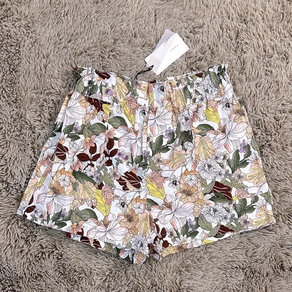 A Loves A Pants - a loves a Floral Shorts
